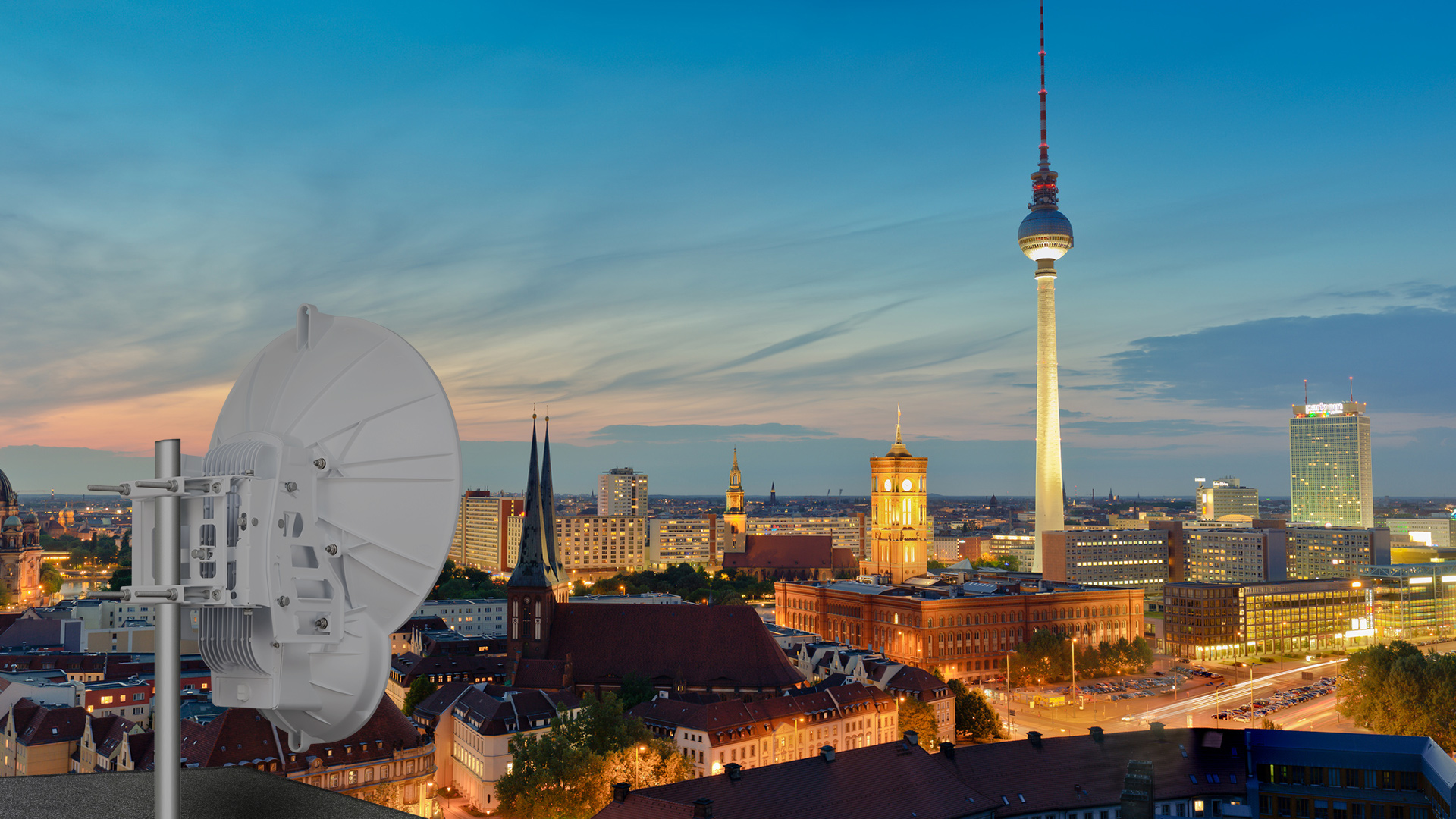 Berlin Skyline mit Richtfunkantenne